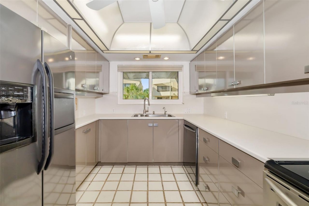 546a Beach Road, Unit A544, Sarasota, FL 34242 Photo