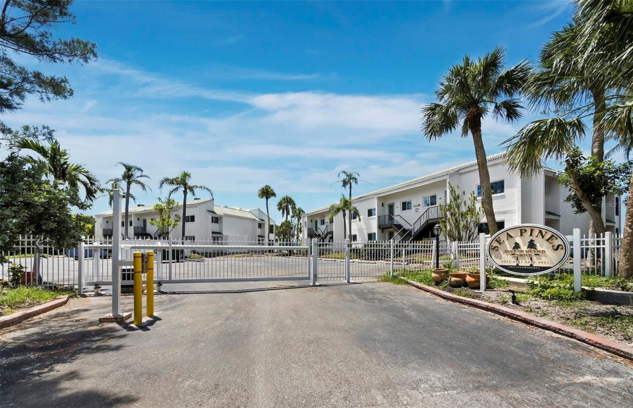 6925 Gulf Of Mexico Drive, Unit 24, Longboat Key, FL 34228 Photo