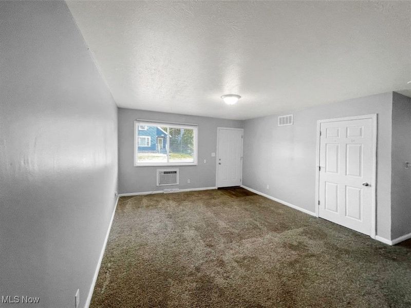 1330 W Waterloo Road, Akron, OH 44314 Photo 13