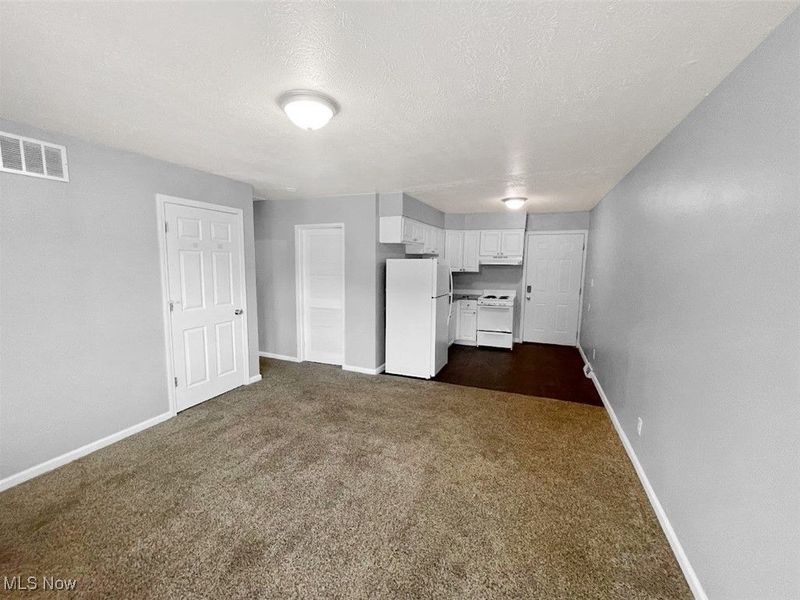 1330 W Waterloo Road, Akron, OH 44314 Photo 14
