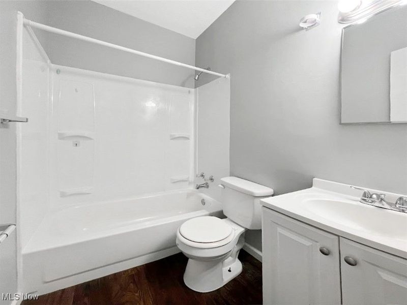 1330 W Waterloo Road, Akron, OH 44314 Photo 20