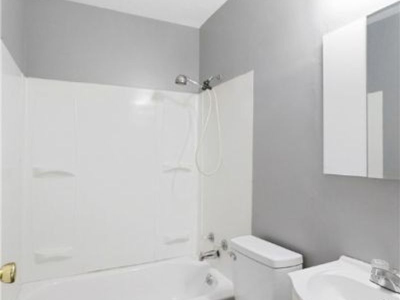 1330 W Waterloo Road, Akron, OH 44314 Photo 8