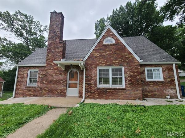 1330 Chambers Road, Ferguson, MO 63135
