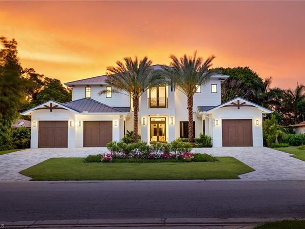 565 Whispering Pine LN, NAPLES, FL 34103
