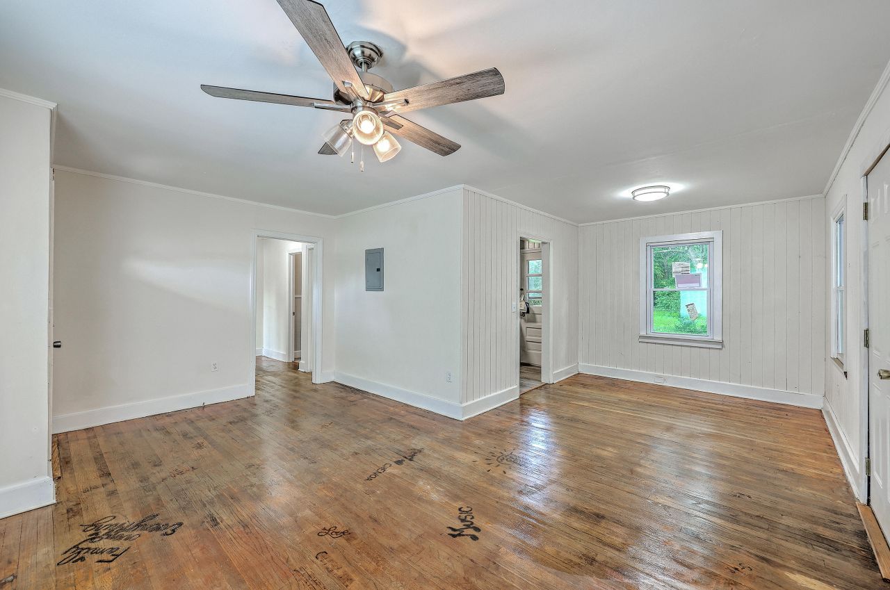 1482 Bells Highway Photo 6