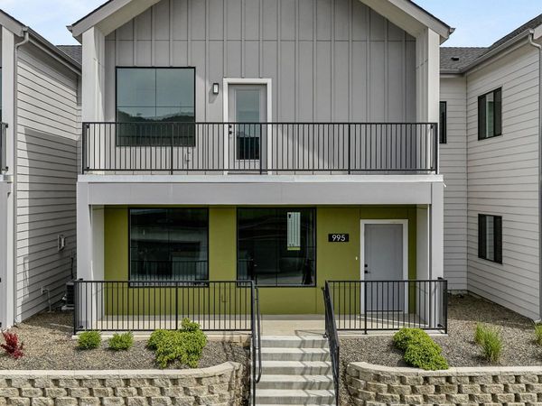995 E RAILROAD AVENUE, Post Falls, ID 83854
