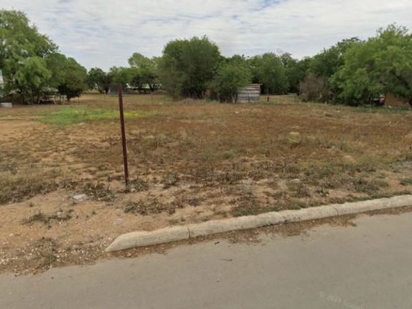 LOT 8 & 9 N. Willow, Pearsall, TX 78061
