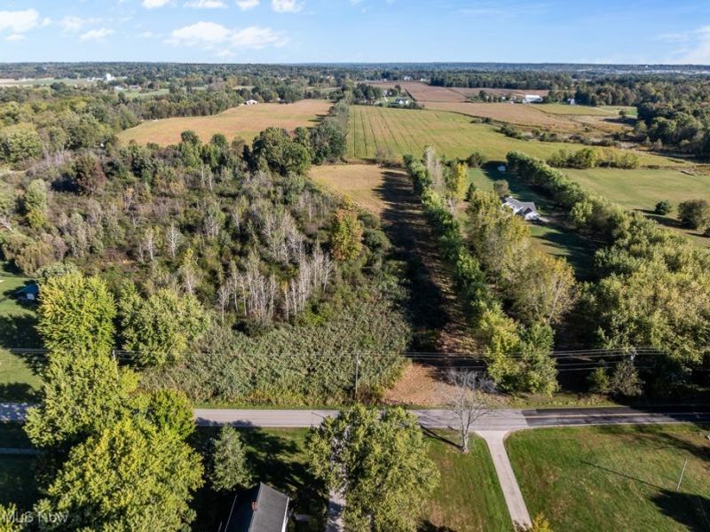 5913 Stuckey Road, Creston, OH 44217 Photo 2