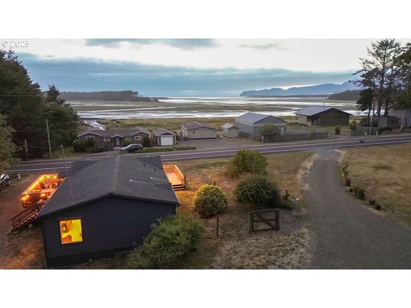 26305 SANDLAKE RD, Cloverdale, OR 97112