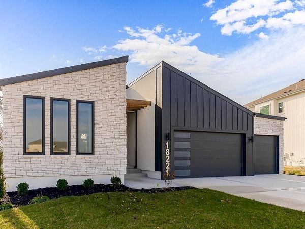 18221 W 168th Terrace, Olathe, KS 66062