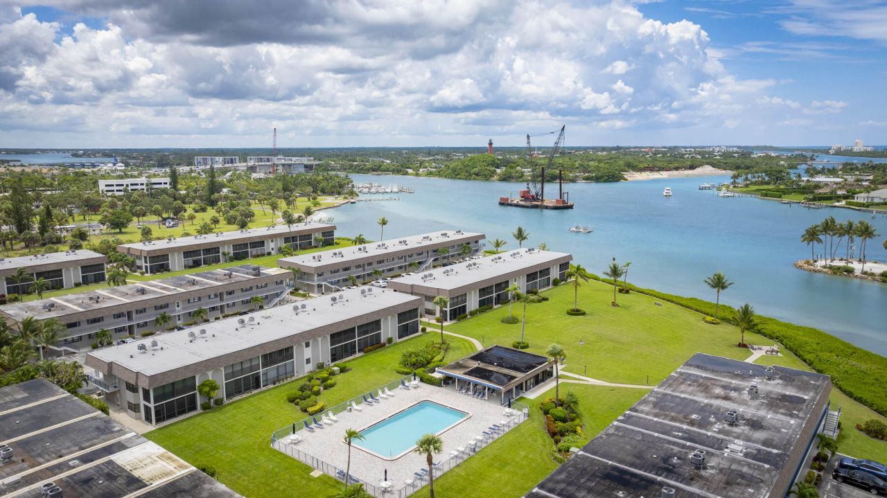 755 Saturn Street, Unit F203, Jupiter, FL 33477 Photo