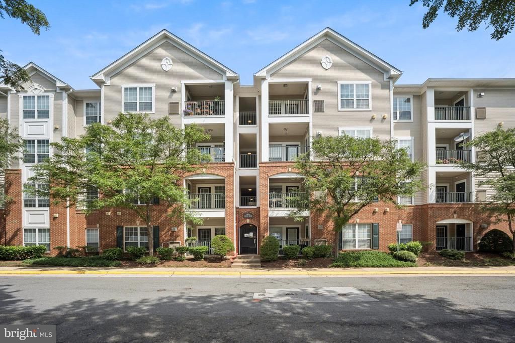 4854 Eisenhower Avenue, Unit 456, Alexandria, VA 22304 Main Photo