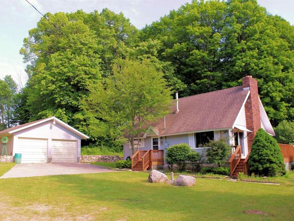 7203 Valley, Honor, MI 49640