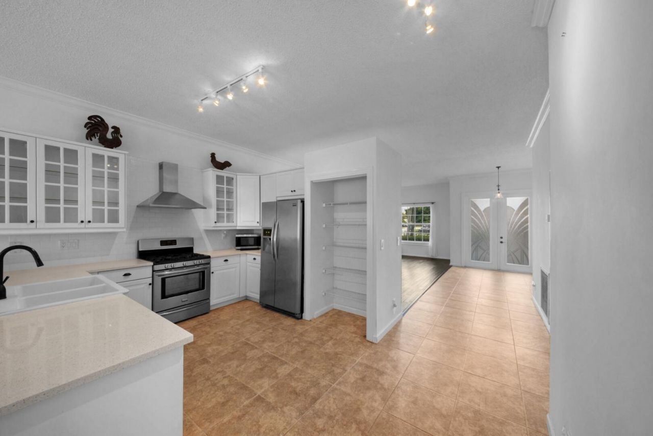 212 Kensington Way, Royal Palm Beach, FL 33414 Photo