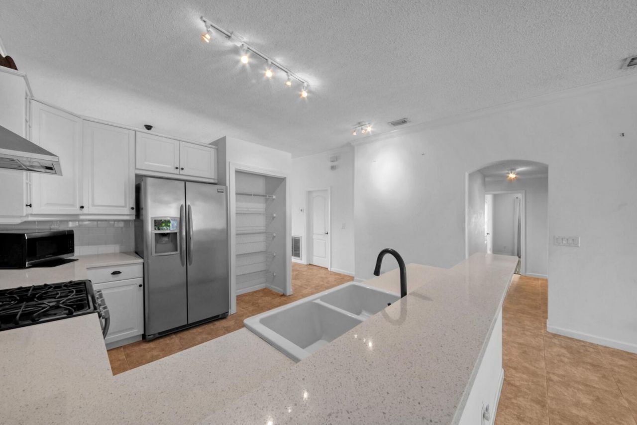 212 Kensington Way, Royal Palm Beach, FL 33414 Photo