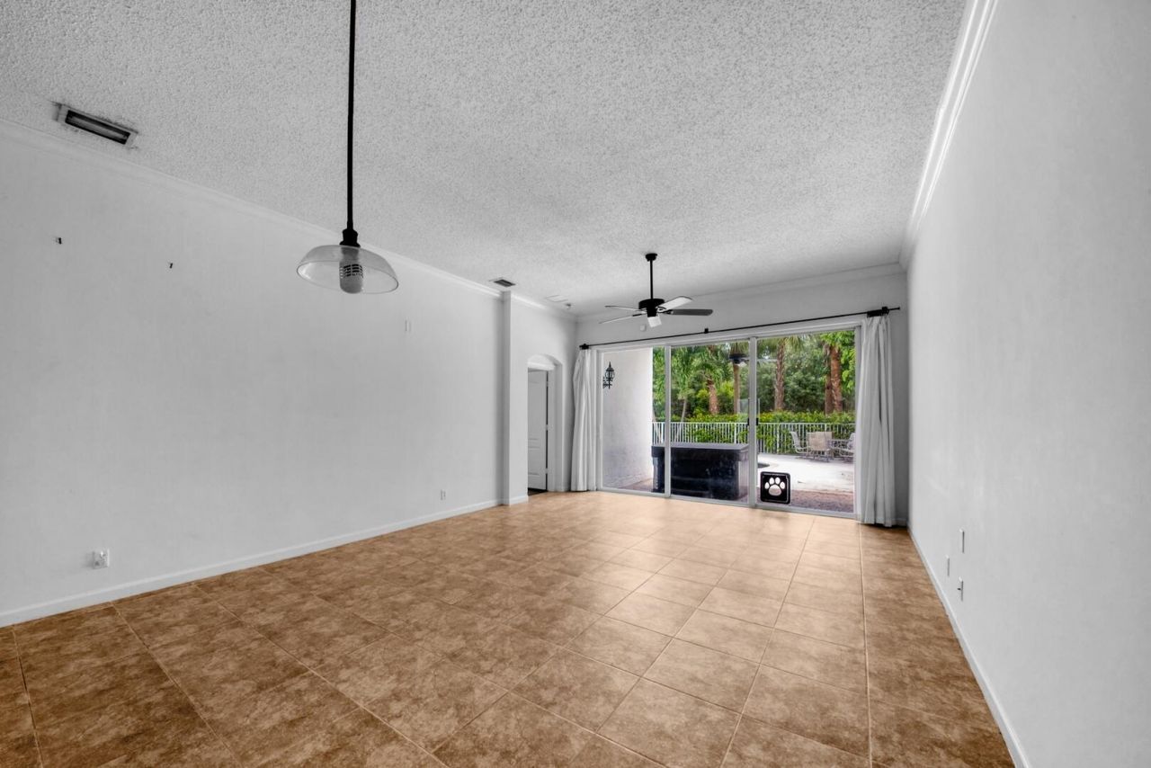 212 Kensington Way, Royal Palm Beach, FL 33414 Photo