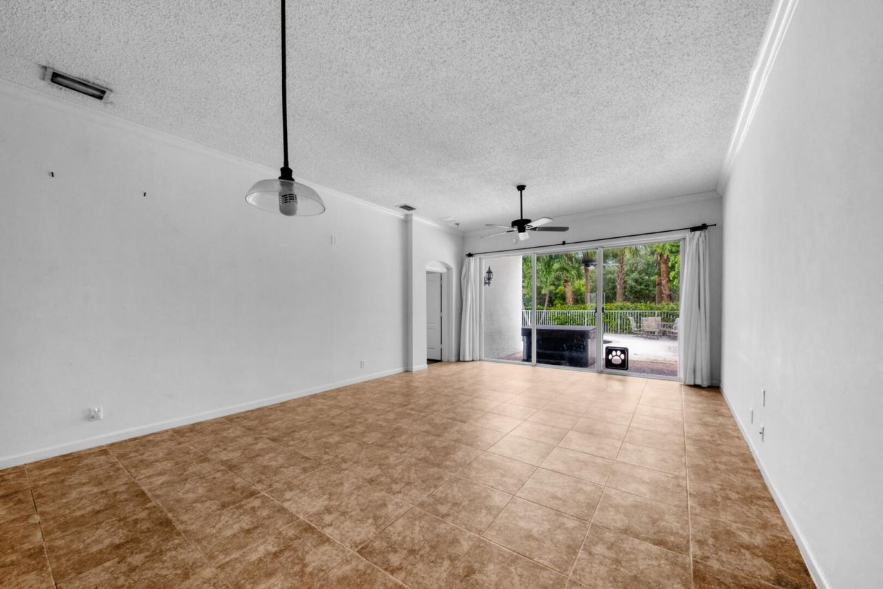 212 Kensington Way, Royal Palm Beach, FL 33414 Photo