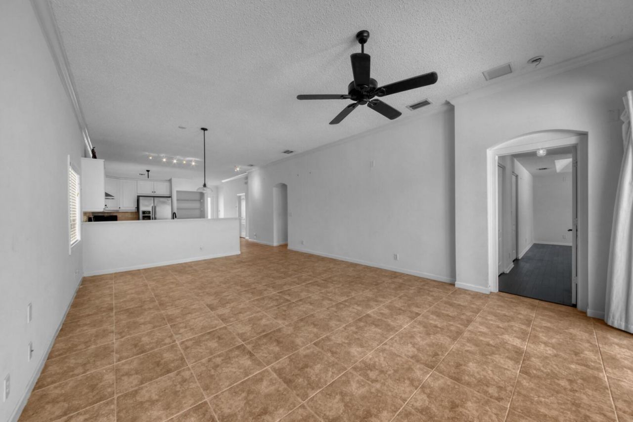 212 Kensington Way, Royal Palm Beach, FL 33414 Photo