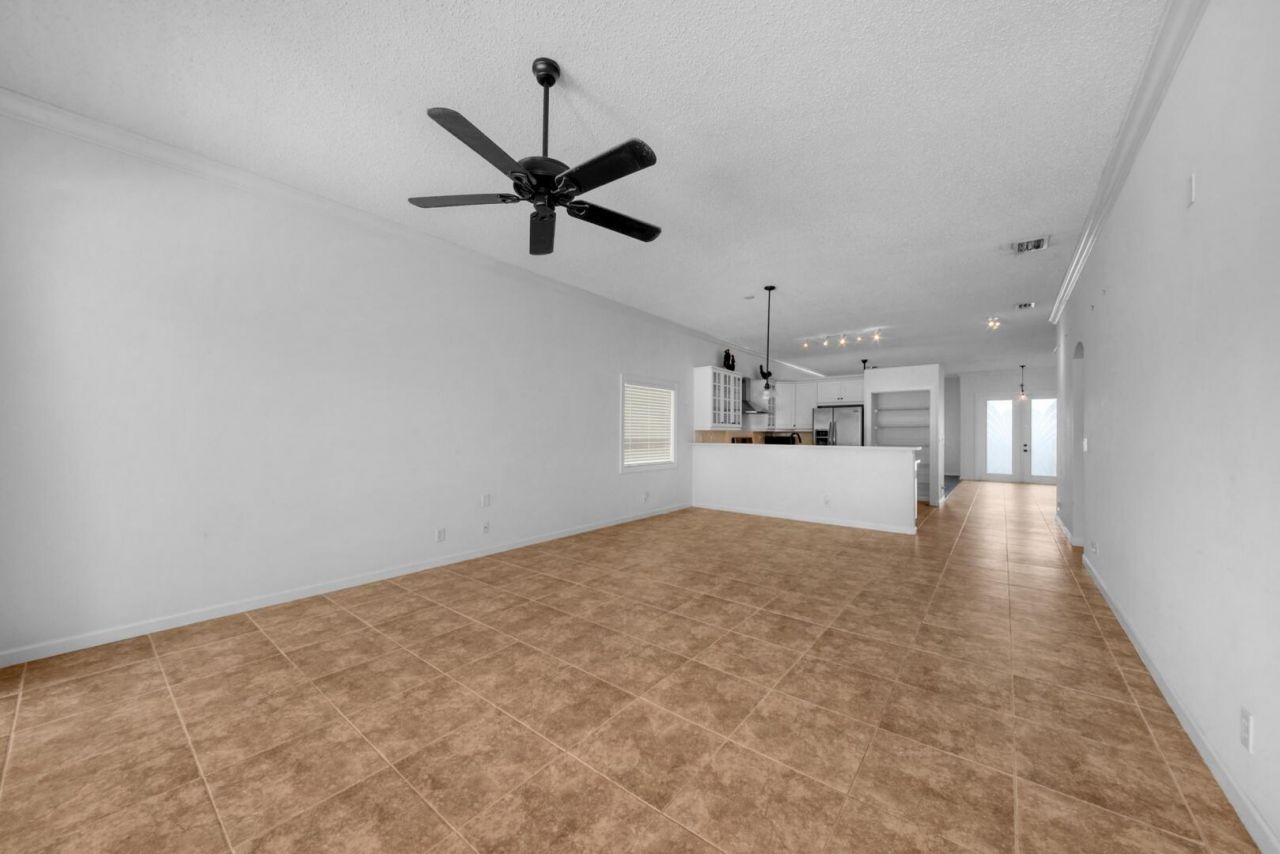 212 Kensington Way, Royal Palm Beach, FL 33414 Photo