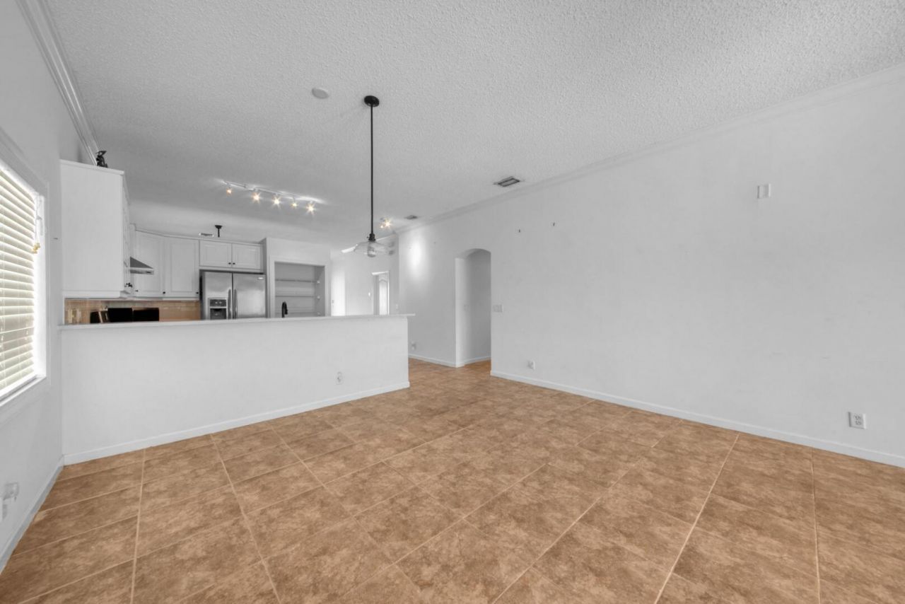 212 Kensington Way, Royal Palm Beach, FL 33414 Photo