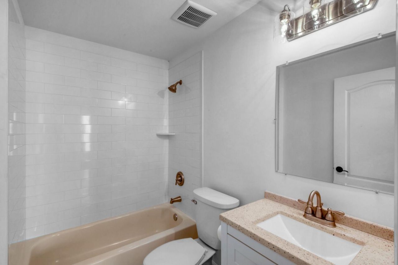 212 Kensington Way, Royal Palm Beach, FL 33414 Photo