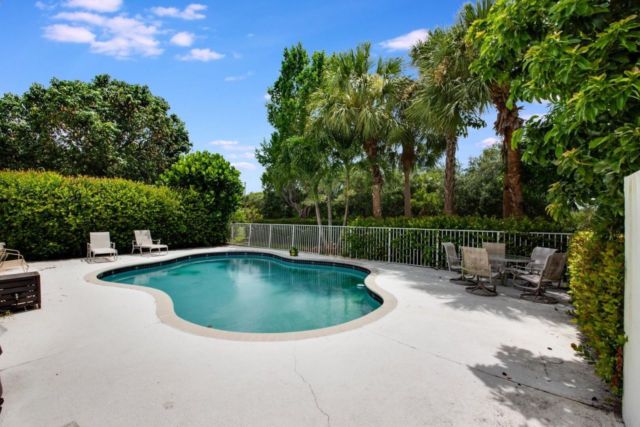 212 Kensington Way, Royal Palm Beach, FL 33414 Photo