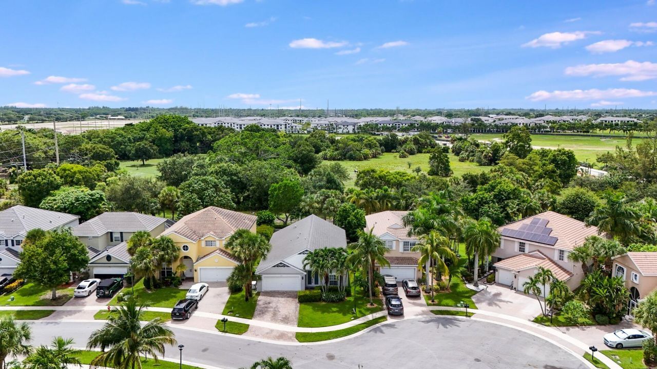 212 Kensington Way, Royal Palm Beach, FL 33414 Photo