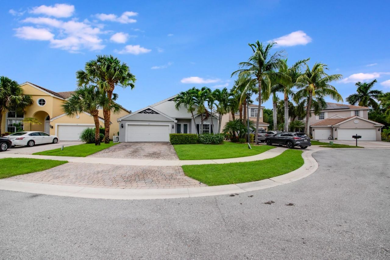212 Kensington Way, Royal Palm Beach, FL 33414 Photo