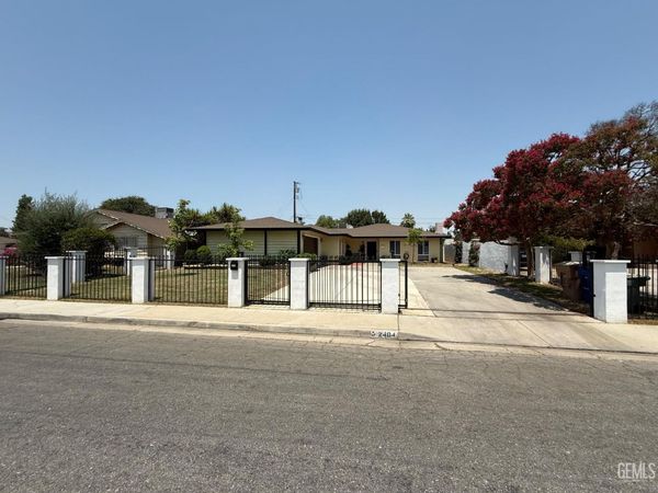 2404 Belvedere Ave, Bakersfield, CA 93304