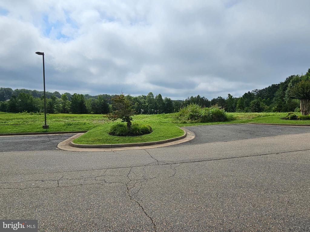 01 BUCKINGHAM CENTRE DR, DILLWYN, VA 23936