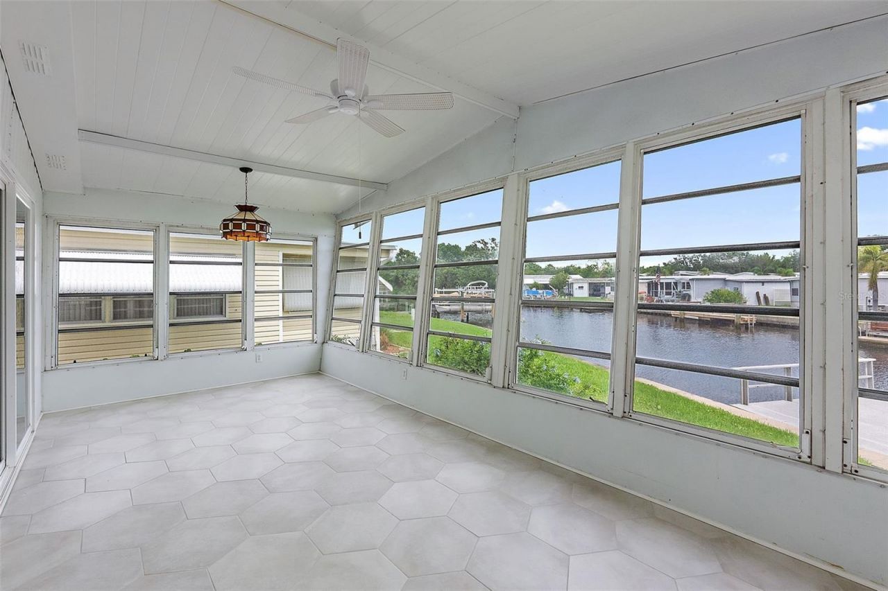 6806 Mount Quincy Drive Ne, Unit 361, Saint Petersburg, FL 33702 Photo