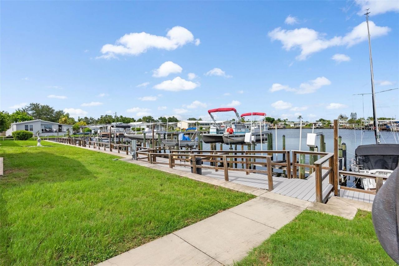 6806 Mount Quincy Drive Ne, Unit 361, Saint Petersburg, FL 33702 Photo