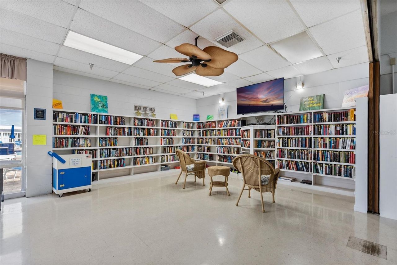 6806 Mount Quincy Drive Ne, Unit 361, Saint Petersburg, FL 33702 Photo