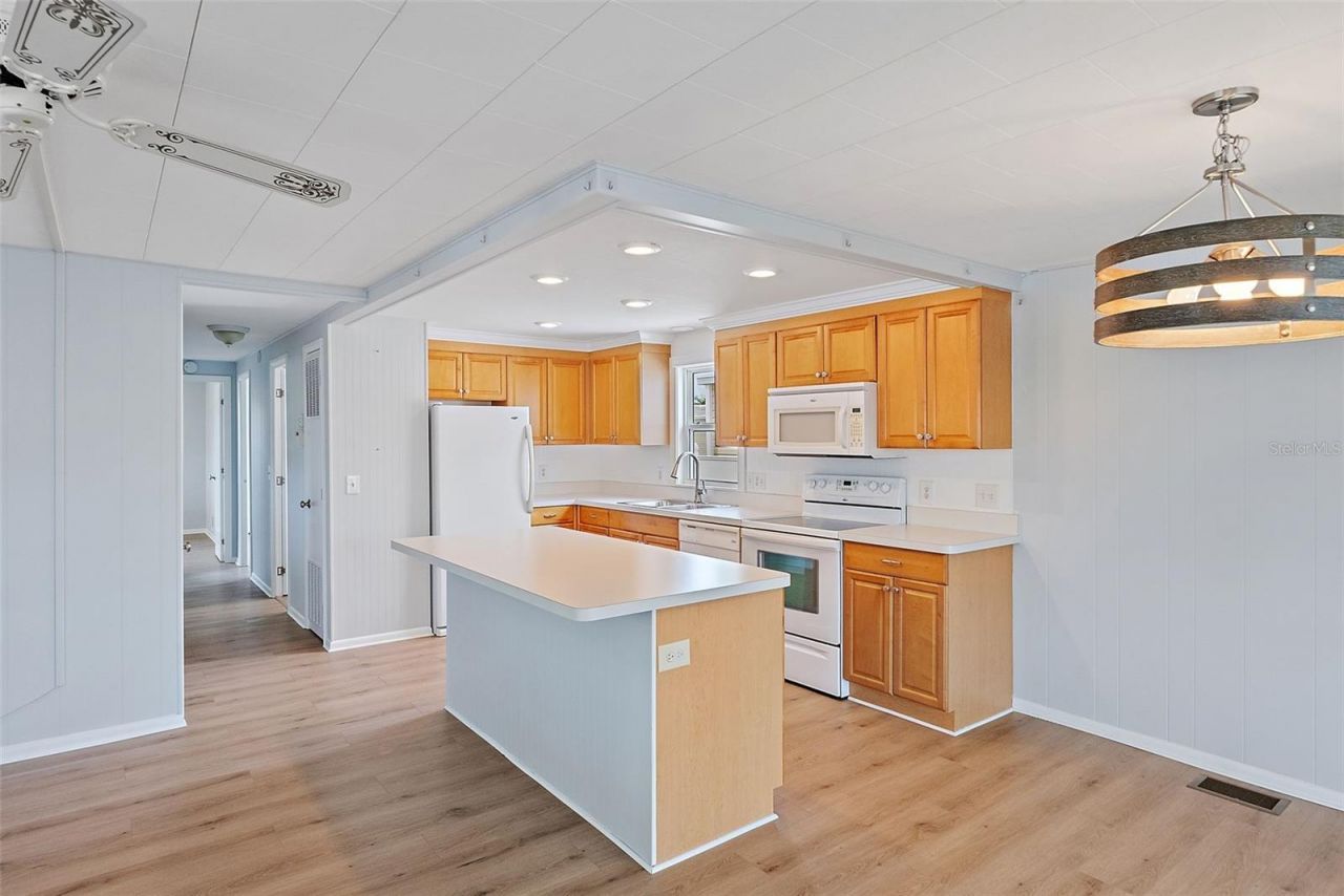 6806 Mount Quincy Drive Ne, Unit 361, Saint Petersburg, FL 33702 Photo