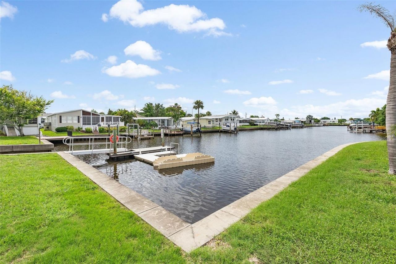 6806 Mount Quincy Drive Ne, Unit 361, Saint Petersburg, FL 33702 Photo