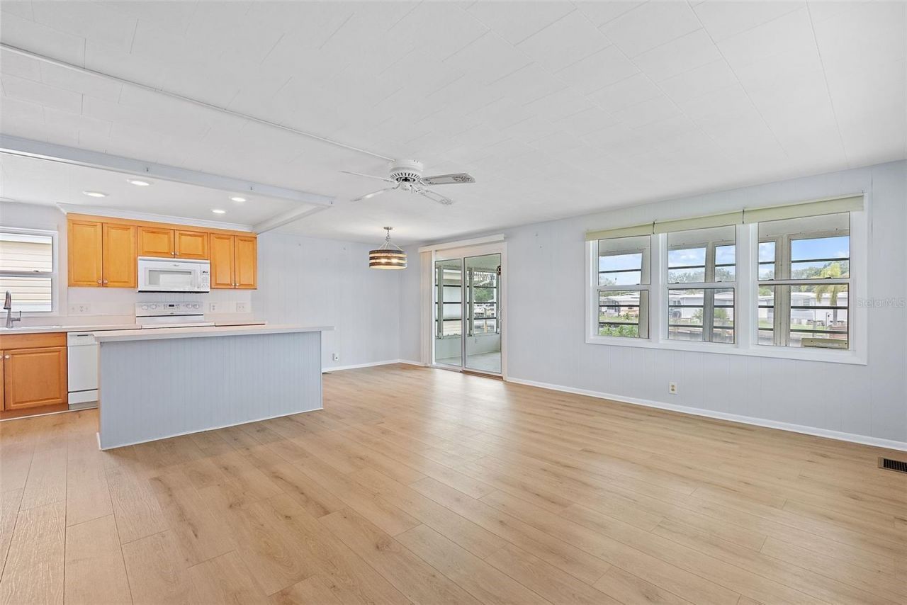 6806 Mount Quincy Drive Ne, Unit 361, Saint Petersburg, FL 33702 Photo