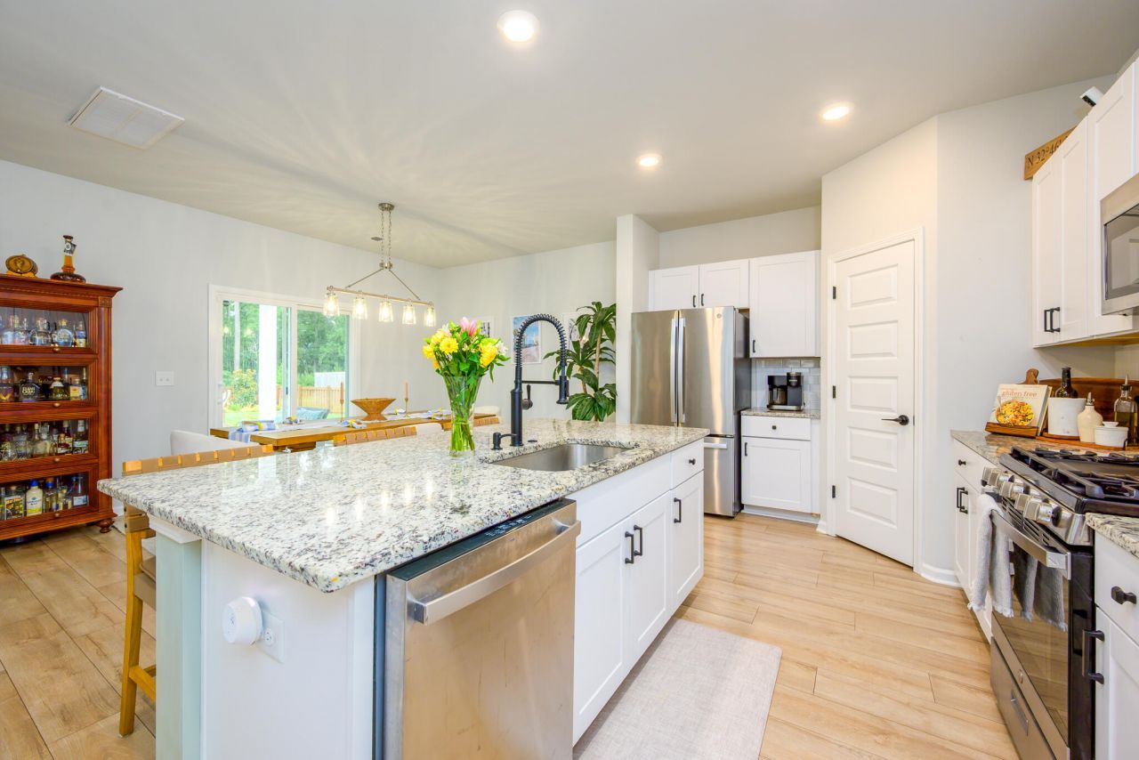 541 Spanish Wells Road Photo 16