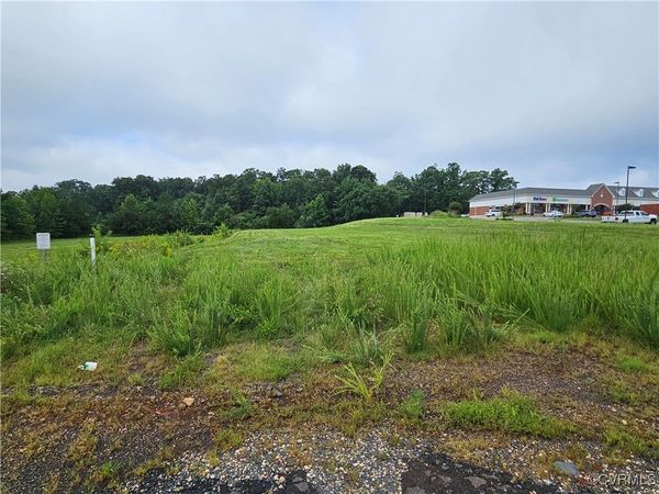 1 BUCKINGHAM CENTRE Drive, Dillwyn, VA 23936
