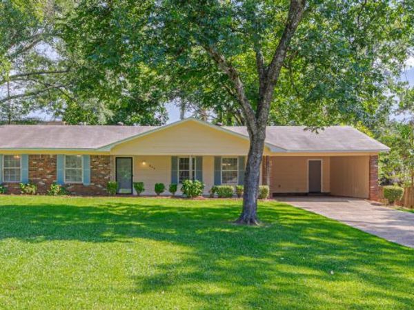 809 Normandy Drive, Clinton, MS 39056