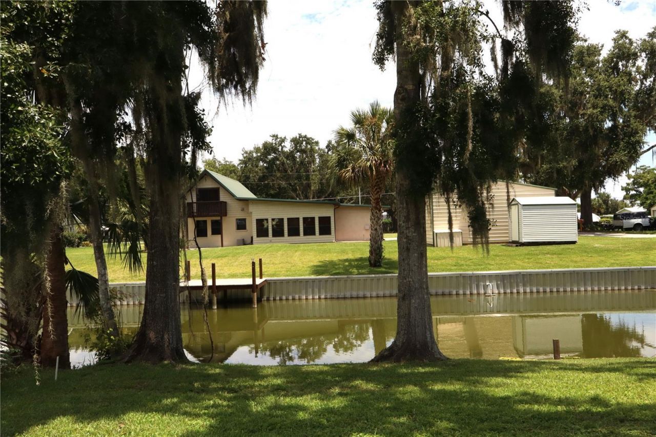 876 Cr 467, Lake Panasoffkee, FL 33538 Photo