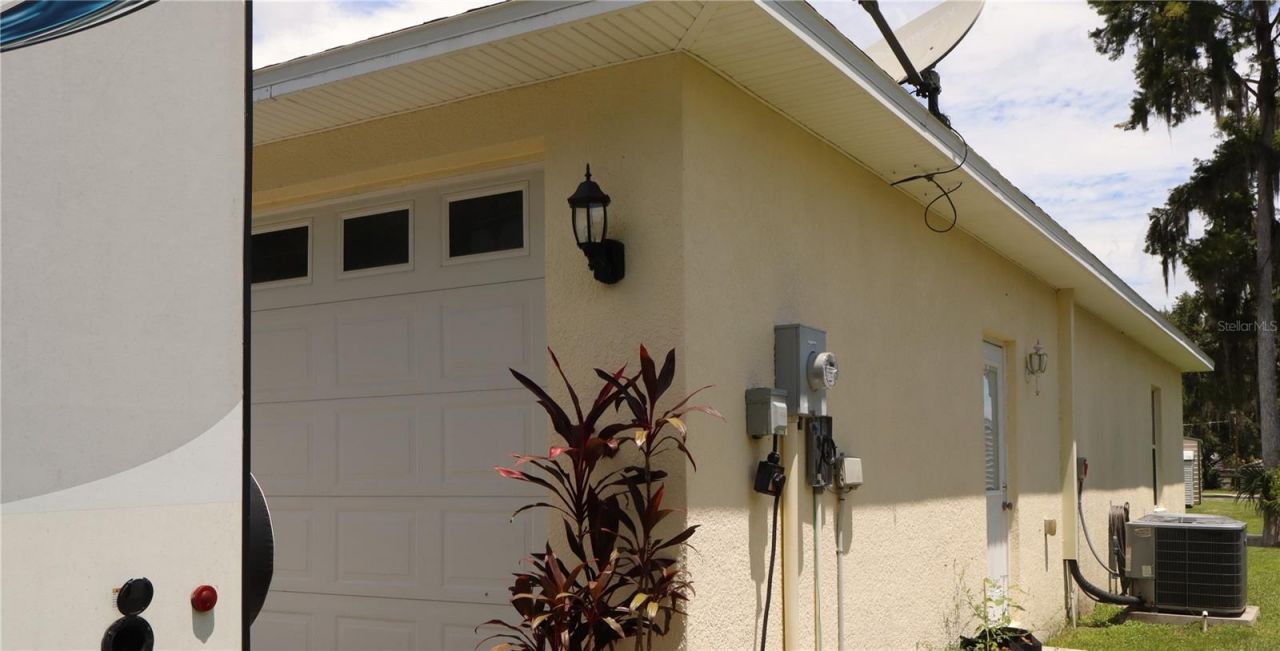 876 Cr 467, Lake Panasoffkee, FL 33538 Photo