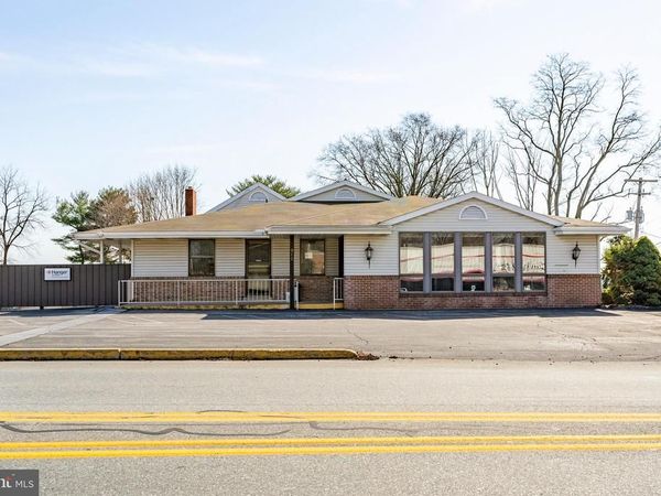 915 N HANOVER STREET, ELIZABETHTOWN, PA 17022