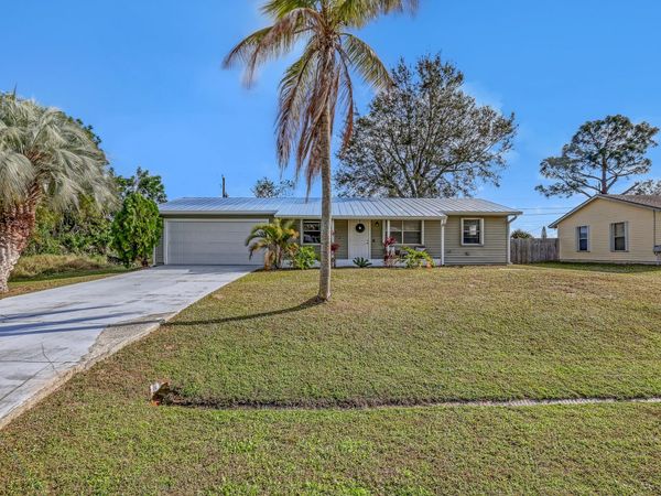 1925 SW Idaho Lane, Port St. Lucie, FL 34984