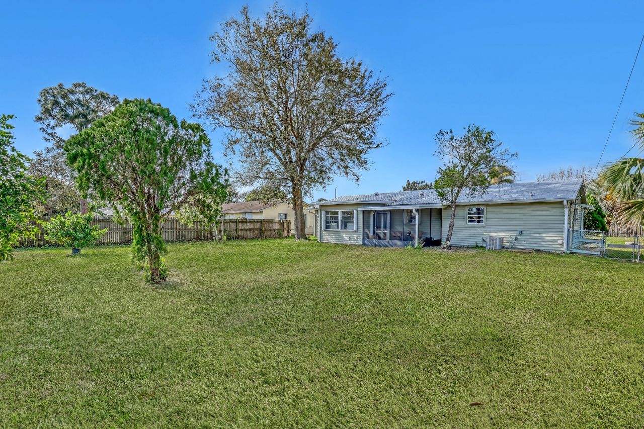 1925 SW Idaho Lane, Port Saint Lucie, FL 34984 Photo