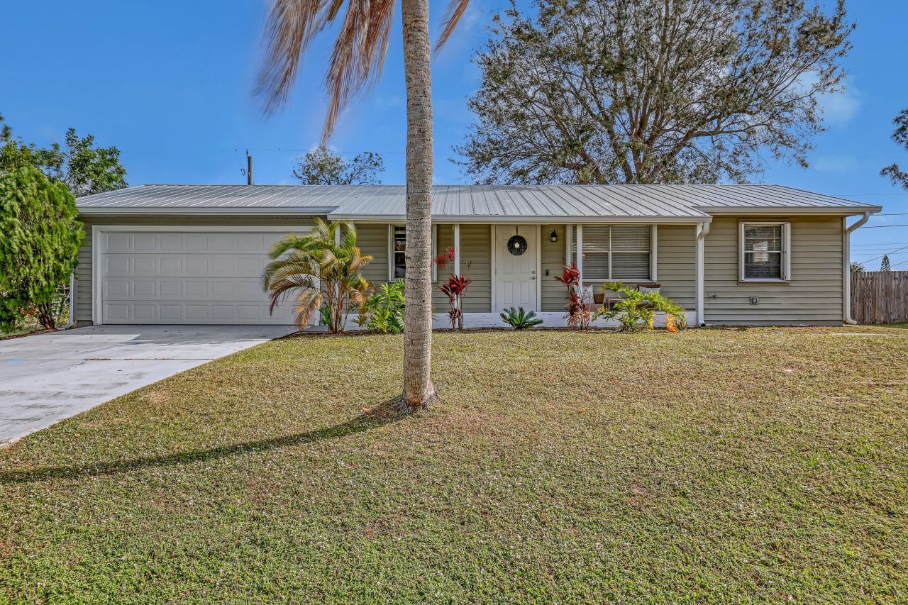 1925 SW Idaho Lane, Port Saint Lucie, FL 34984 Photo