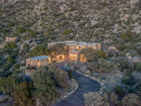 10 La Luz Trail NE, Albuquerque, NM 87122