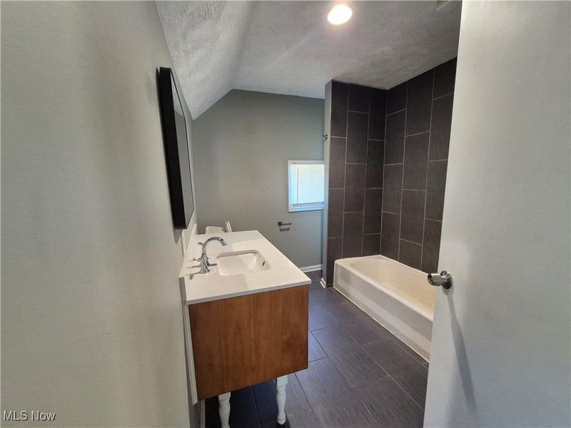 223 W 16th Street, Lorain, OH 44052 Photo 11