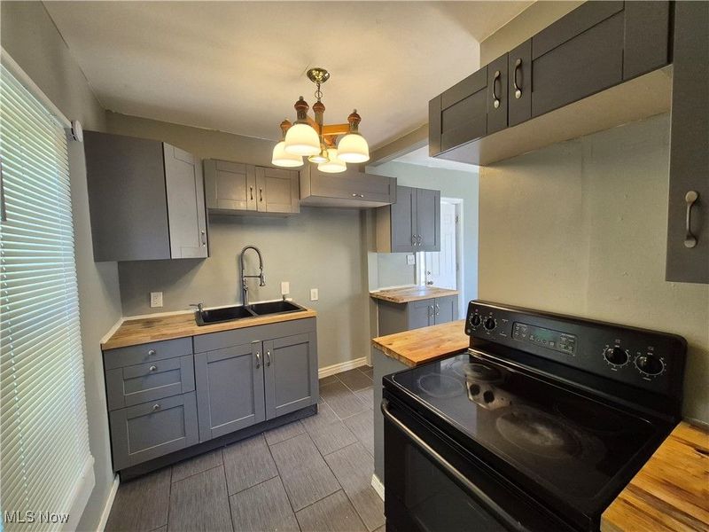 223 W 16th Street, Lorain, OH 44052 Photo 7