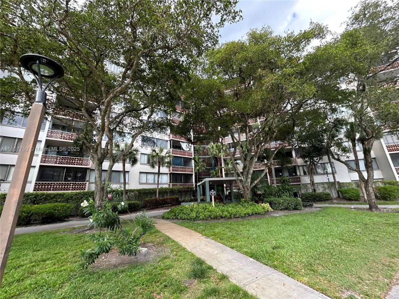 4222 Inverrary Blvd, Unit 4211, Lauderhill, FL 33319 Photo