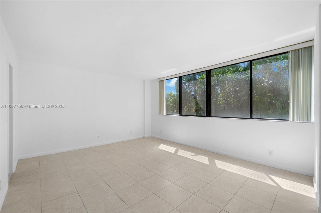 4222 Inverrary Blvd, Unit 4211, Lauderhill, FL 33319 Photo